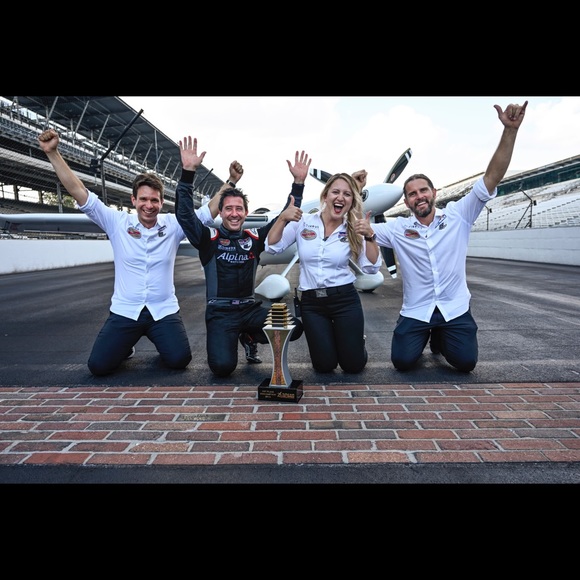 Meet your Posher, Emily - Picture 2 of 3